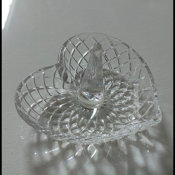 Fifth Avenue Large Crystal Heart Ring Holder - Picture 5 of 5